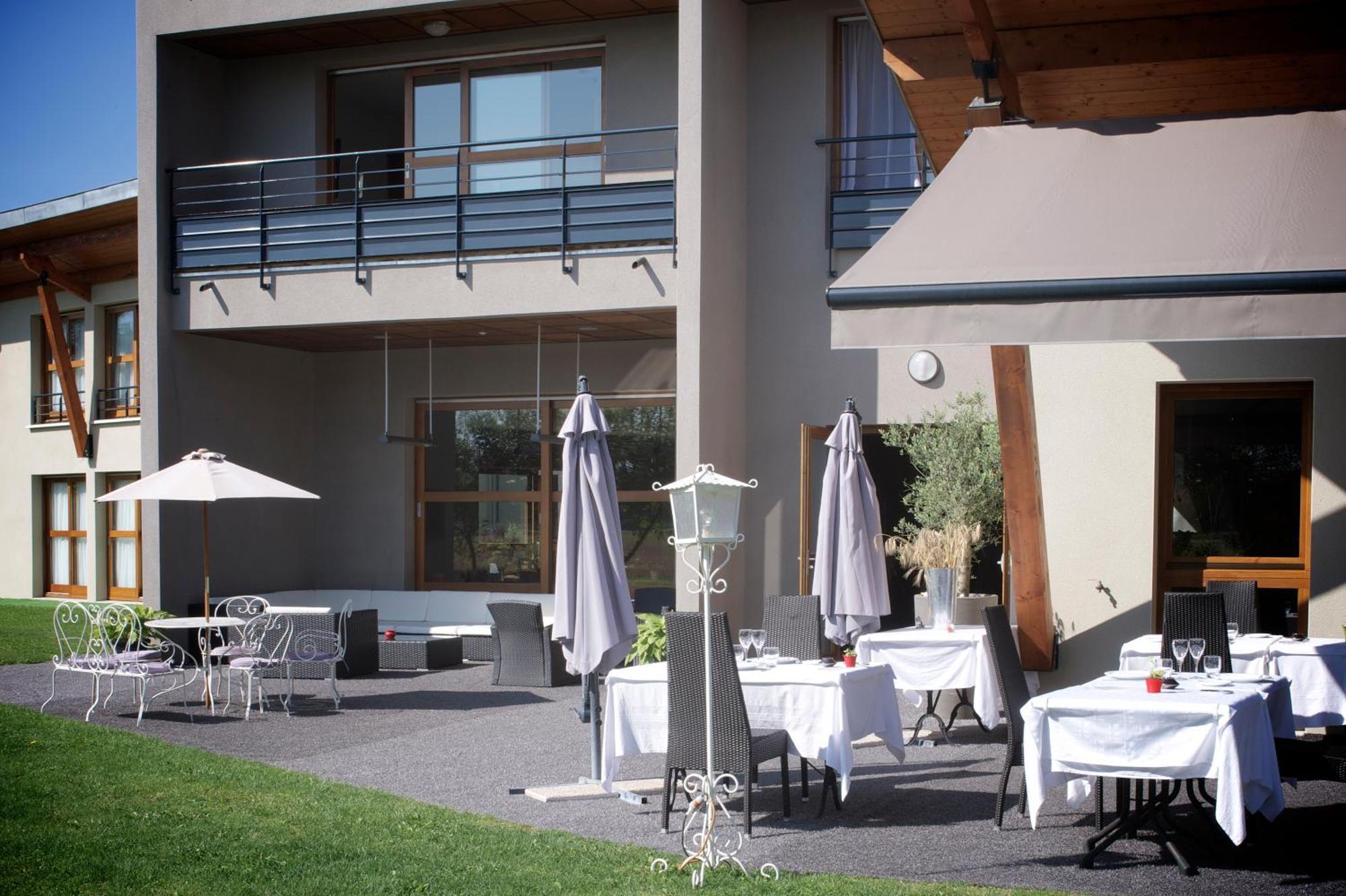L'Auberge Du Rhone Chavanoz Exterior photo
